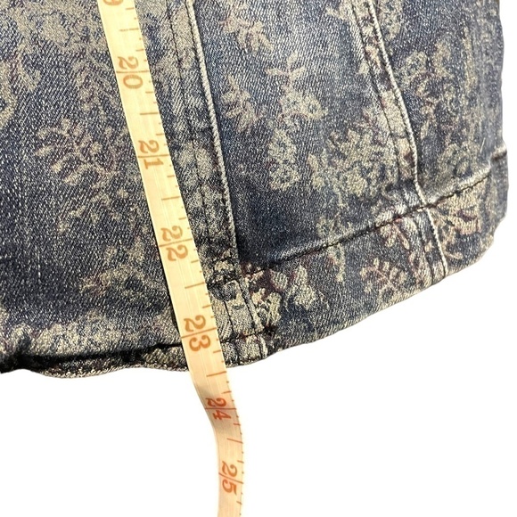 Floral Bleach Printed Denim Blazer 🤍 - Picture 12 of 13